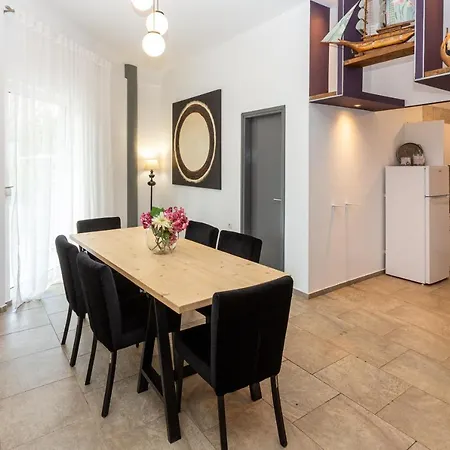 Villa West Coast Chris House